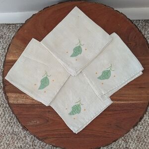 Vintage Embroidered Cloth Napkins Set Of 4 5X5 When Folded As Pictured White